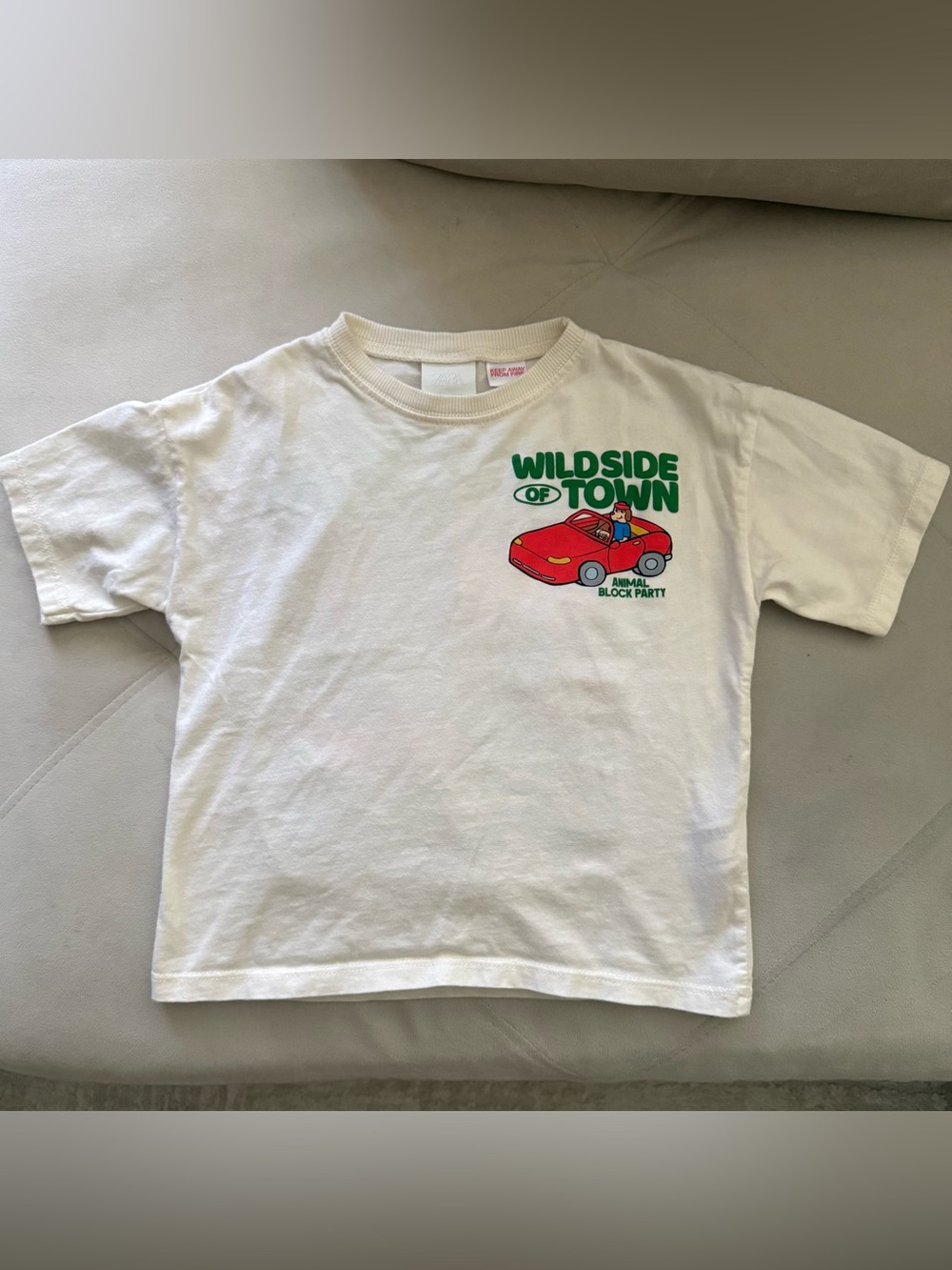 100% cotton red car graphic Tshirt